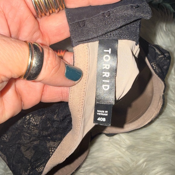 Torrid Full Coverage Bra - Picture 3 of 4